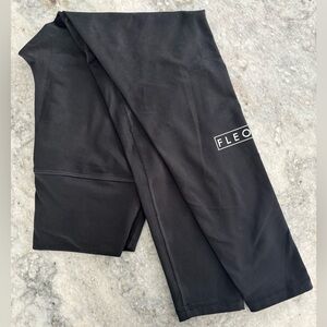 Fleo El Toro 25” Black Leggings